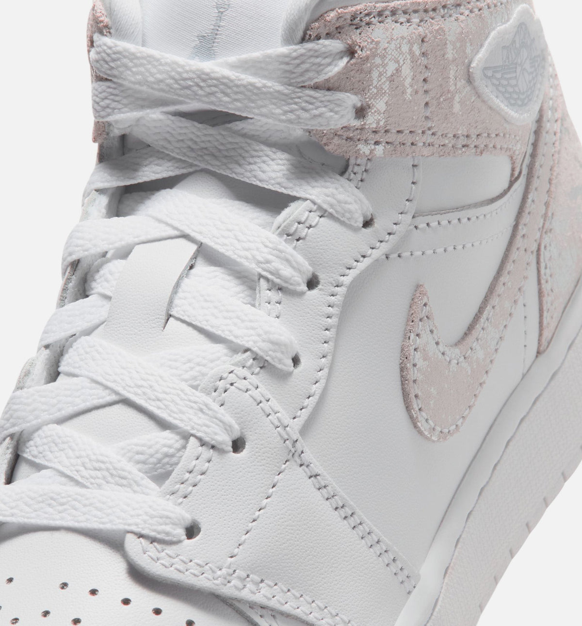 Air Jordan 1 Mid SE Big Kids' Lifestyle Shoes - White/Field Silver