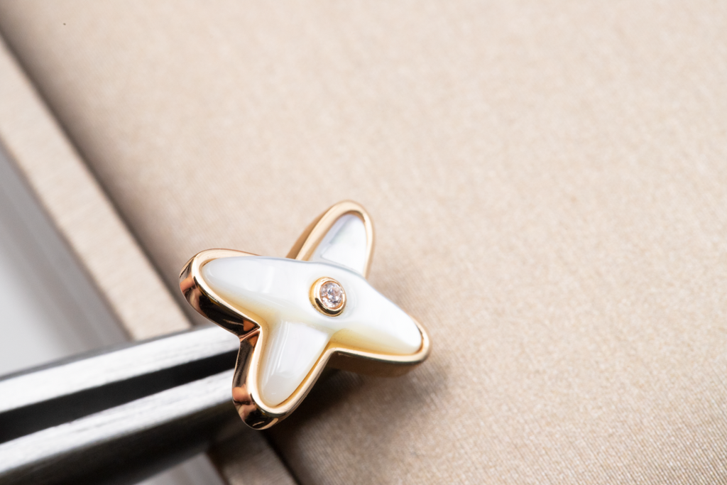 CHAUMET JEUX DE WHITE MOP PINK GOLD DIAMOND EARRINGS
