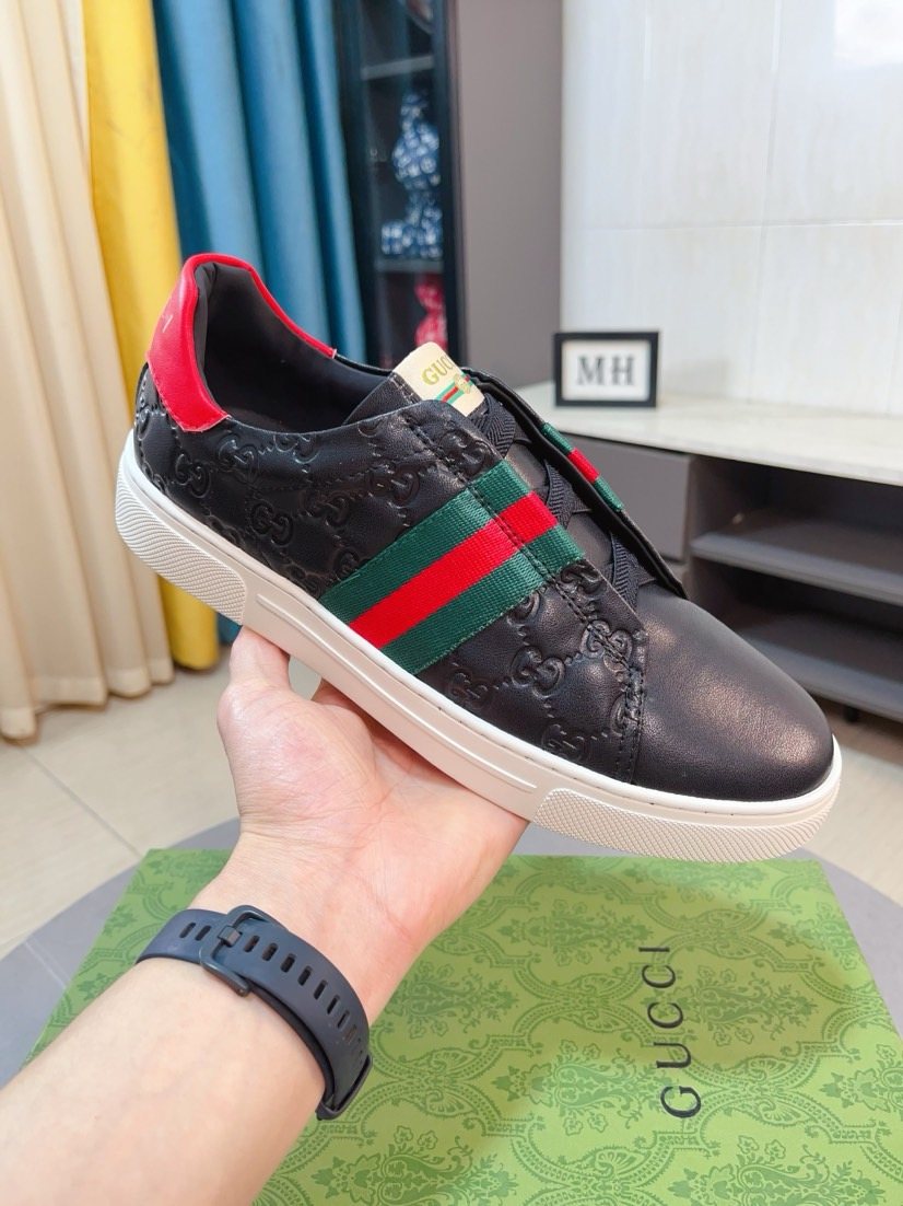 Gucci Men's Stripe Low-Top Sneakers - Embossed Texture