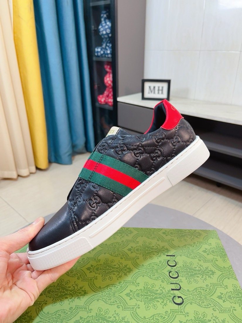 Gucci Men's Stripe Low-Top Sneakers - Embossed Texture
